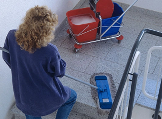 Reinigung der Gemeinschaftsbereiche von Gebäuden in Obergriesbach 86573